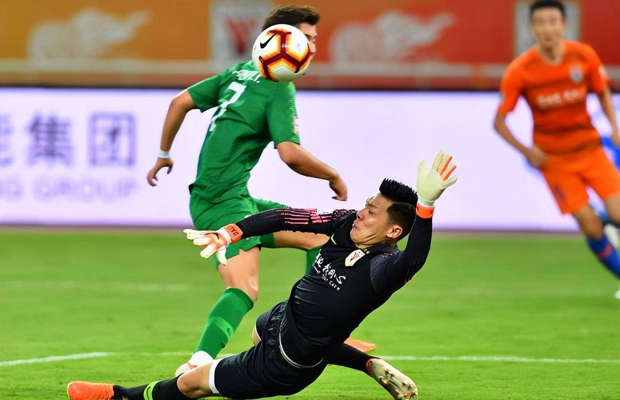 鲁能本轮中超负于大连英博,主力门将王大雷提前解约进军德甲